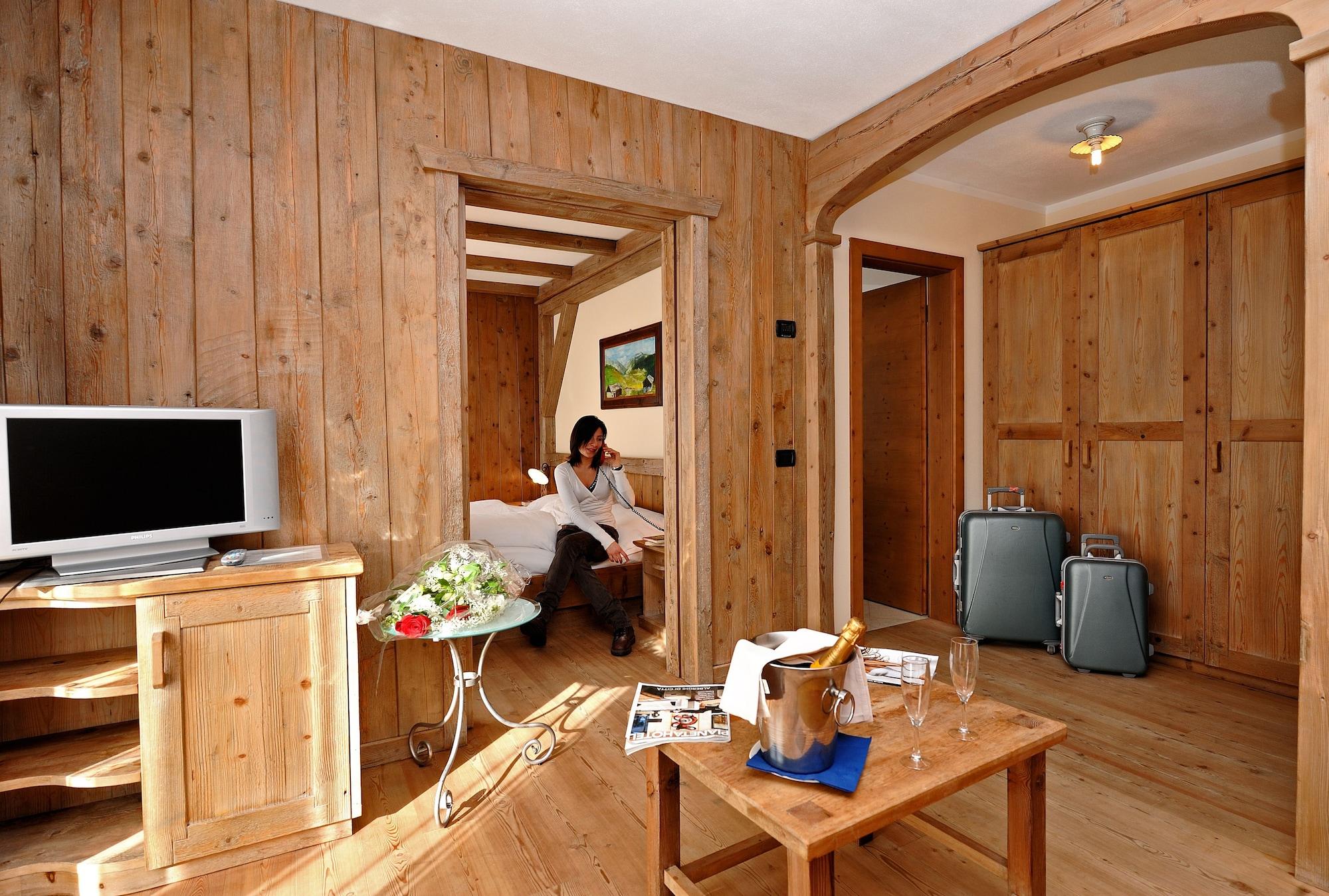 Hotel Touring Лівіньо Екстер'єр фото