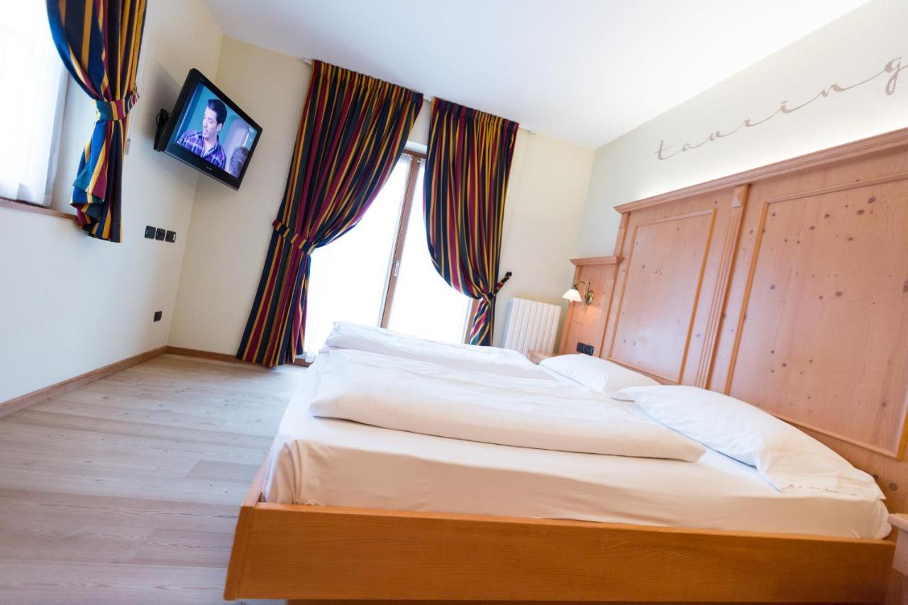 Hotel Touring Лівіньо Екстер'єр фото